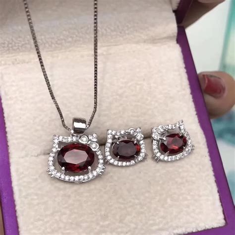 Fashion Natural Red Garnet Lovely Cat Necklace Earrings Natural