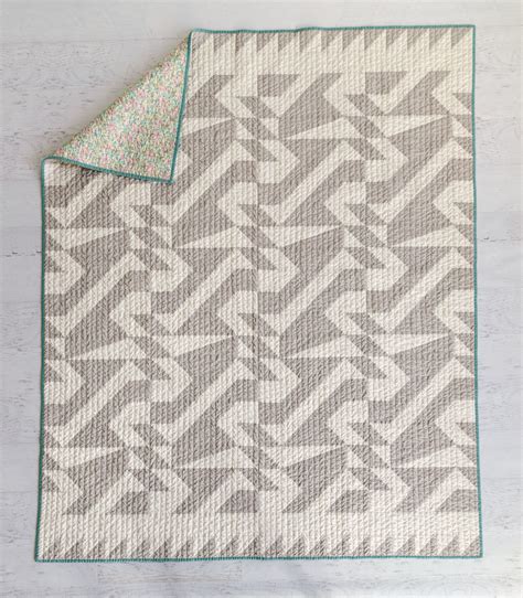 Make A Two Fabric Quilt With The Triangle Jitters Quilt Pattern Suzy