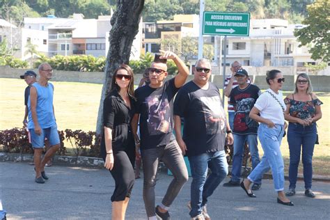 Claumirzinho Do Molejo Homenageia Anderson Leonardo Em Vel Rio No Rio