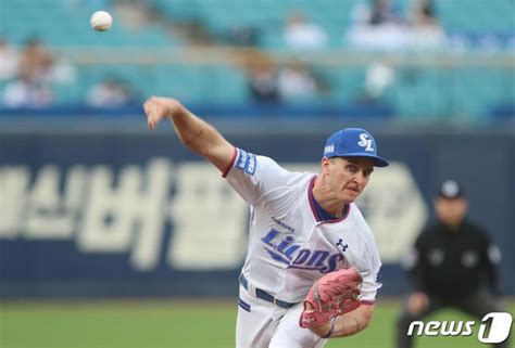 전 삼성 뷰캐넌 9년 만에 Mlb 등판밀워키전 3⅓이닝 1실점종합