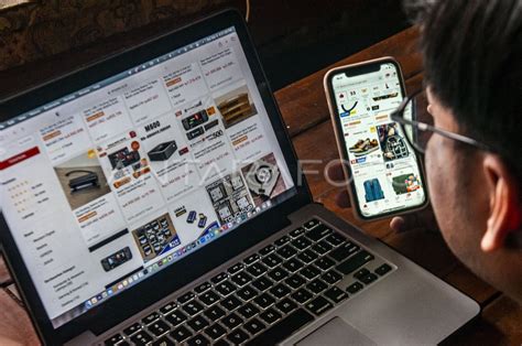 PROYEKSI NILAI TRANSAKSI E COMMERCE 2023 ANTARA Foto