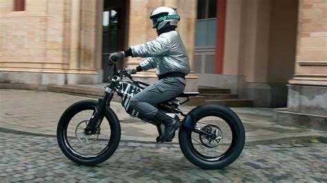 BMW Motorrad Vision AMBY es el futuro de la movilidad urbana GQ España