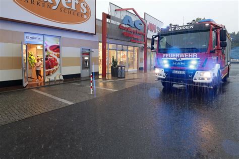 Unwetter entlädt sich über dem Landkreis Zwickau Mehr als 100 Einsätze