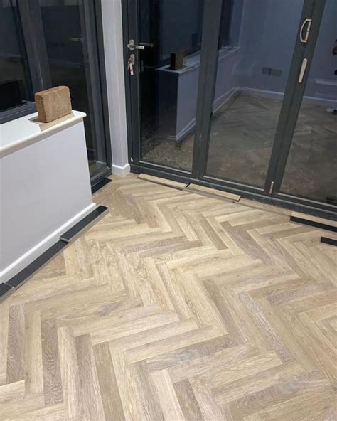 Karndean Knight Tile Herringbone Luxury Vinyl Tile Colour Sm Kp Lime