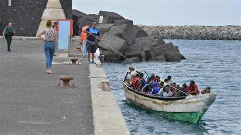 Ruta Canaria Migraci N Clavijo Ve Indignante Que Migrantes