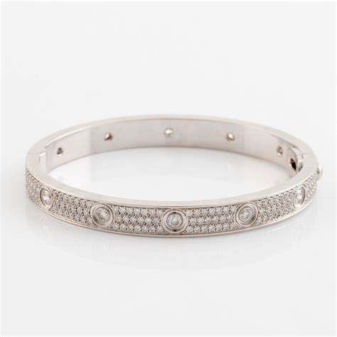 Cartier Armband Love K Vitguld Med Runda Briljantslipade Diamanter