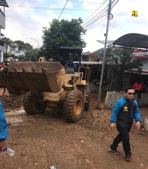 Kementerian Pupr Kirim Alat Berat Karung Pasir Dan Bronjong Bantu