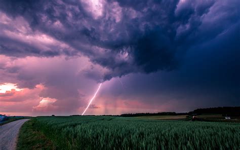 Hintergrundbilder X Px Wolken Feld Gras Landschaft Blitz