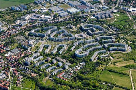 Luftaufnahme Erfurt Plattenbau Hochhaus Wohnsiedlung Am Katzenberg