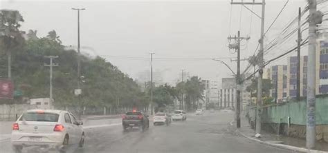 Subúrbio e Cajazeiras são os bairros mais afetados pela chuva nesta