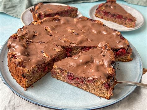 Nusskuchen Ohne Mehl Haselnusskuchen Mit Kirschen Glutenfrei