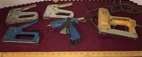 Arrow Electric Staple And Nail Gun Dual Temp Glue Gun Staple Guns Sherwood Auctions