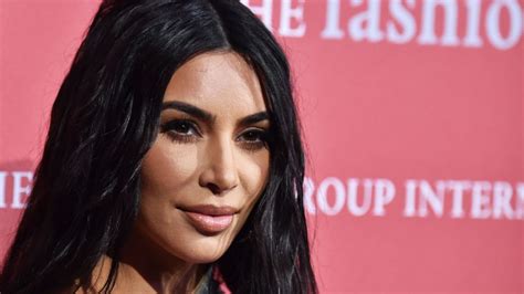 As Desea Buenas Tardes Kim Kardashian Y Enloquece A Sus Fans En