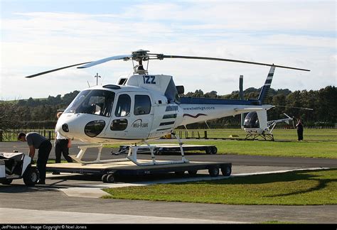 ZK IZZ Aérospatiale AS 350B Ecureuil Heli Flight NZ Noel Jones