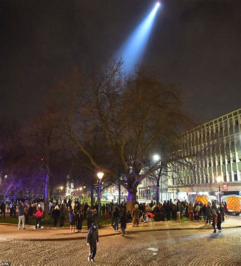 New Clashes In Bristol As Police Move In To Clear 150 Kill The Bill Protesters Daily Mail Online