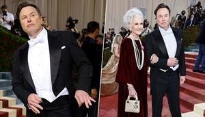 Watch Elon Musk S Funny Act At Met Gala Red Carpet Twitter Owner Walks