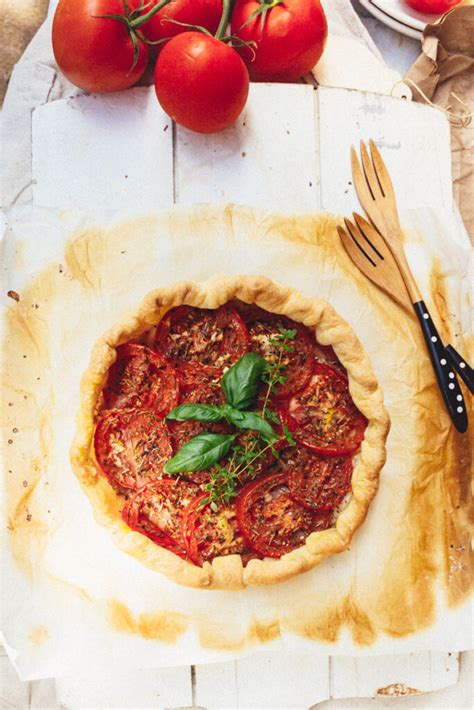 French Rustic Tomato Tart With Puff Pastry Summer In A Bite Seven Roses