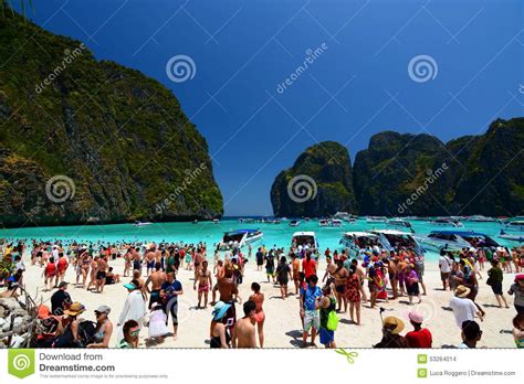 A Crowded Maya Beach Phi Phi Islands Krabi Thailand Editorial Stock