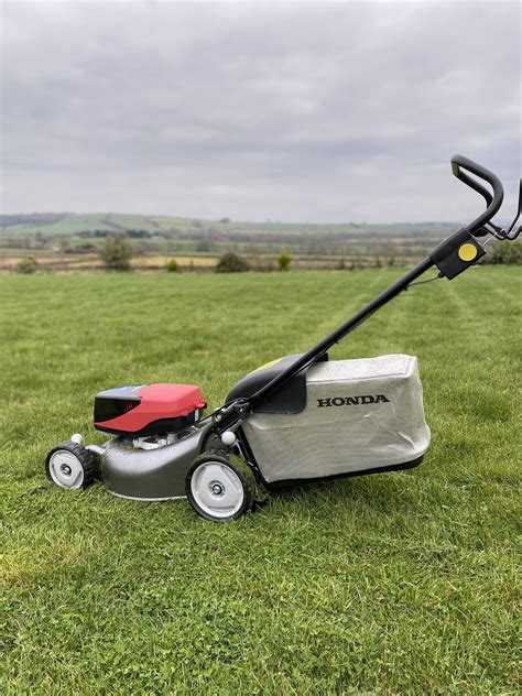 Honda Izy Hrg Xb Lawn Mower Review A Robust Mower That Delivers