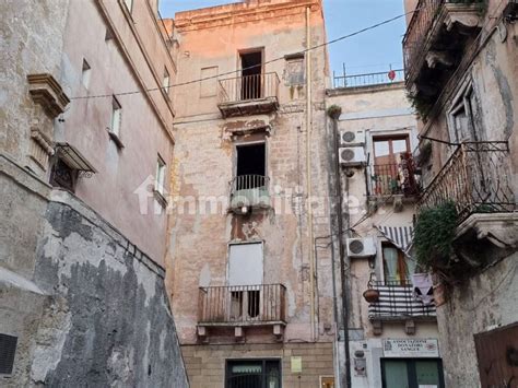 Palazzo Edificio Via Giuseppe Garibaldi Taranto Rif