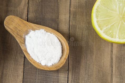 Baking Soda with Lemon - Bicarbonato Stock Photo - Image of clean ...