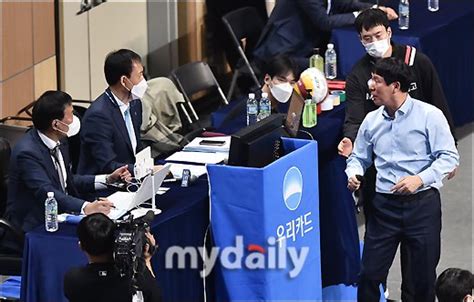 Md포토 신영철 감독 비디오판독에 강력한 항의 네이트 스포츠