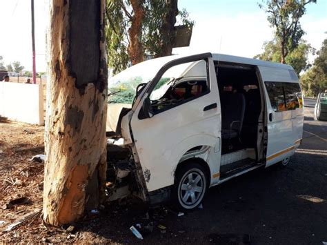 Taxi Crashes Into Tree Leaving Five Injured Off Old Darling Mamre Road