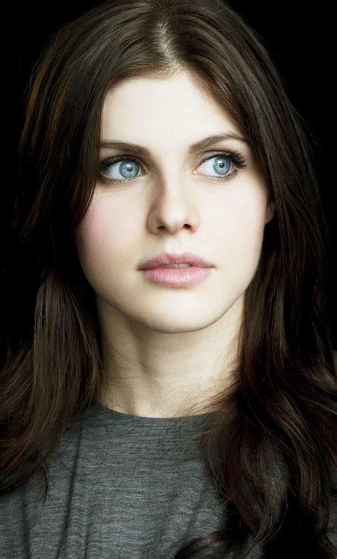 Detail Alexandra Daddario Wallpaper Hd Koleksi Nomer