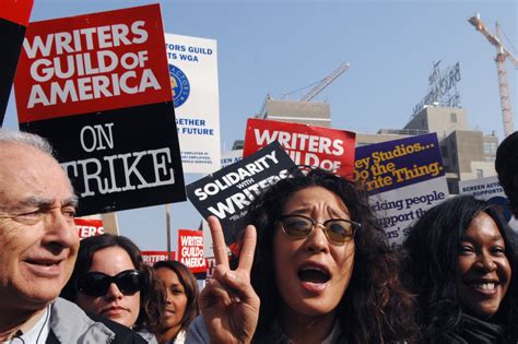 Writers Guild of America reaches tentative pact with producers, avoids strike - UPI.com