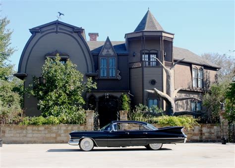 LOS PUNK RODS: The Munster Mansion in Waxahachie, TX