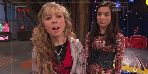 Miranda Cosgrove S Icarly Revival Has Cast A New Best Friend For Carly