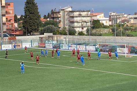 Asd Ragusa Calcio Prima Sconfitta A Locri Quotidiano Di Ragusa