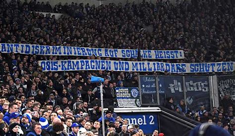 Fc Schalke 04 Ultras Erklären Spruchbänder Im Pokalspiel Und