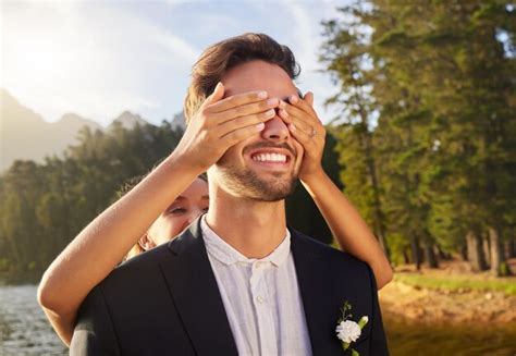 Enamórate de la boda o sorprende con una novia y un novio junto a un