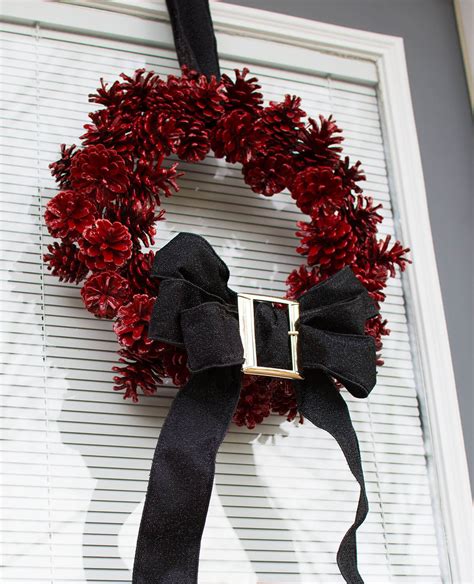 Santas Belt Pine Cone Wreath Homebnc