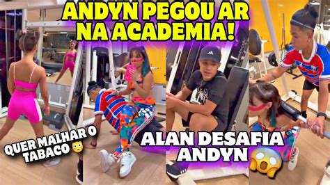 TRETA KAMYLINHA SENTA NAS COSTAS DO ALAN E ELE FAZ FLEXÕES E ANDYN