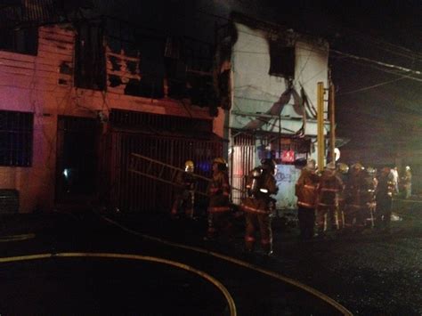 Incendio arrasa con cinco viviendas y una pulpería en Barrio San