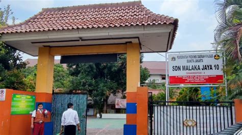 Naik Honda CRV Hitam Kepala Sekolah SDN 10 Malaka Jaya Dipanggil