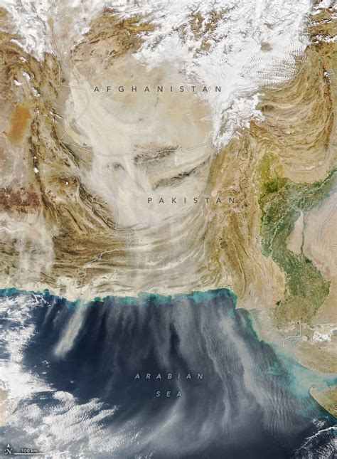 Un Lac Asséché De Hamun Signifie Plus De Tempêtes De Poussière