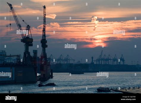 port of hamburg Stock Photo - Alamy