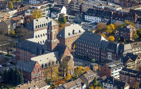 Bottrop Aus Der Vogelperspektive Geb Ude Der Stadtverwaltung Rathaus