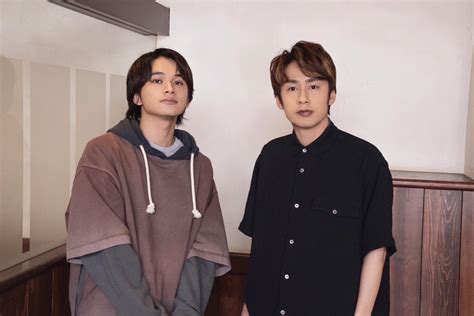 Kat Tun・中丸雄一and北村匠海、ビジュ良すぎな真顔の2人！雑誌で夢の対談が実現 歌詞検索サイト【utaten】ふりがな付