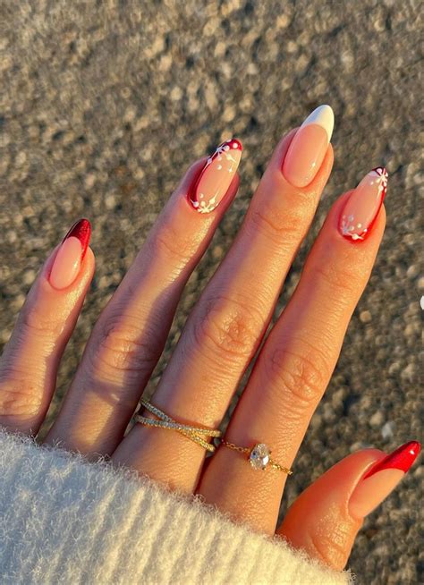 70 Elegant Christmas Nails 2022 Trends And Inspo To Copy