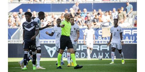 Ligue D Faite Du Dfco Contre Bordeaux Larbitrage Nexplique Pas Tout