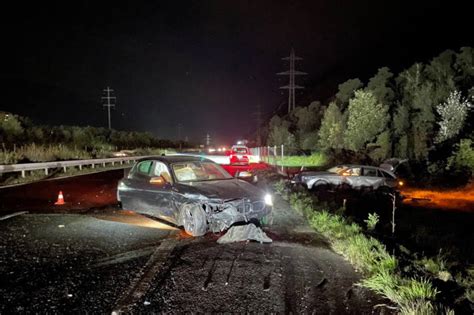 A13 Chur GR Kollision Zwischen Zwei Fahrzeugen Auf Der Autobahn