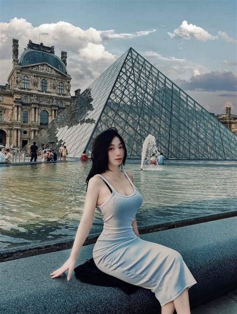 Trọn bộ ảnh Tiktoker Trần Hà Linh hở ngực sexy hot nhất