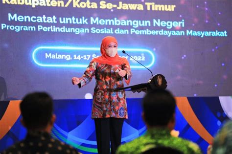 Khofifah Ajak Bupati Wali Kota Wujudkan Satu Data Perlindungan Sosial