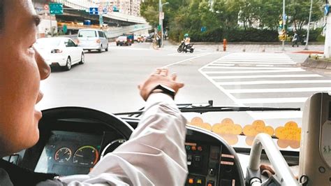 朝五晚十一公車司機太操 乘客一日三遇體檢行的正義社會願景工程基金會