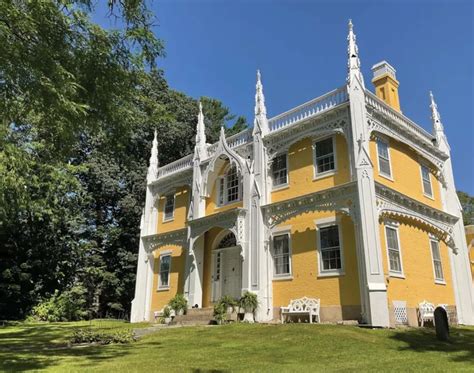 Restoring Kennebunk’s Wedding Cake House Is No Piece of Cake | Down ...