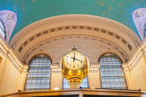 Grand Central Terminal Clock, Interior of Main Concourse Editorial ...